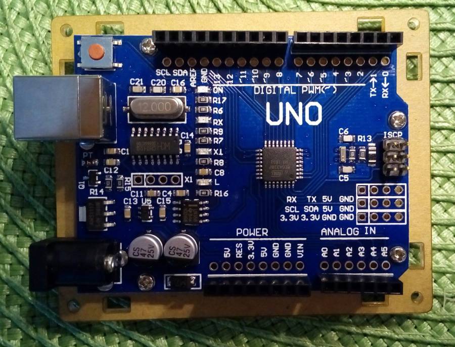 arduino_uno.jpg arduino_uno.jpg